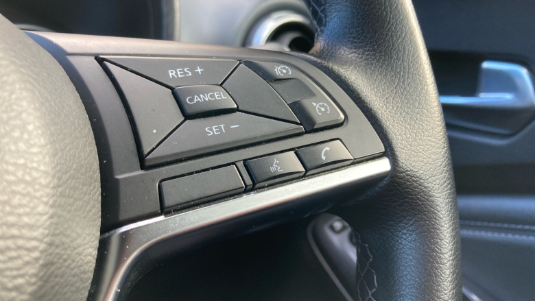 Nissan Juke 1.0 DiG-T 114 N-Connecta 5dr Petrol Hatchback